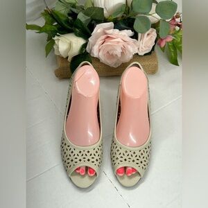 Soft Style Cream Peep-Toe Flats